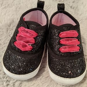 6-12 month shoes nwot